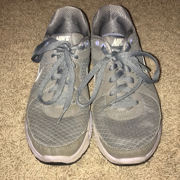 Nike Air Relentless Sneakers - Picture 2 of 3